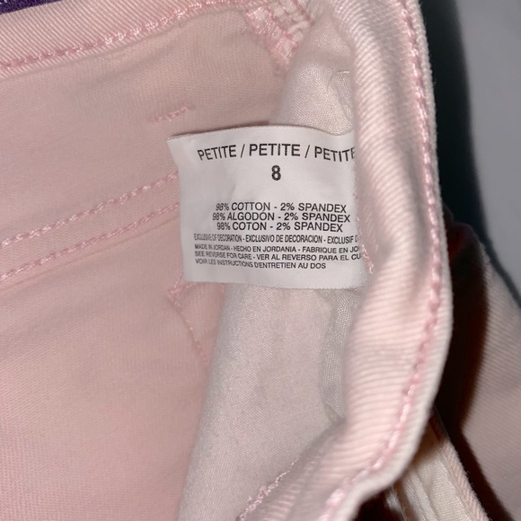 2 for $20 or 5 for $40
GLORIA VANDERBILT CAPRIS - SZ 8 - Picture 8 of 9